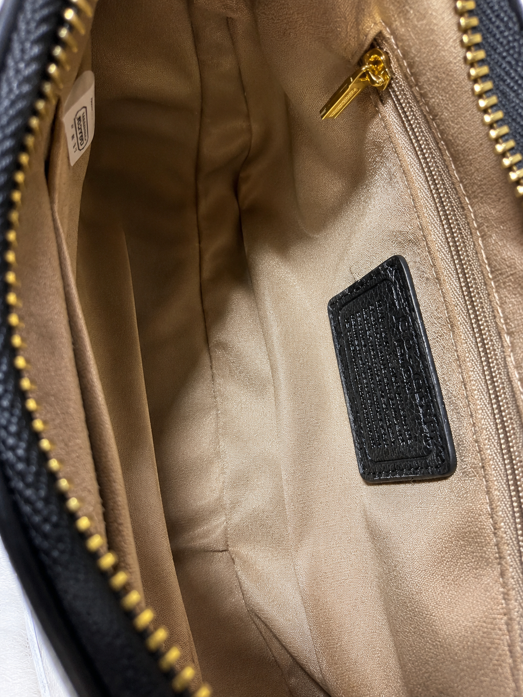 C.oach Black Leather Shoulder Bag 🖤 ✨