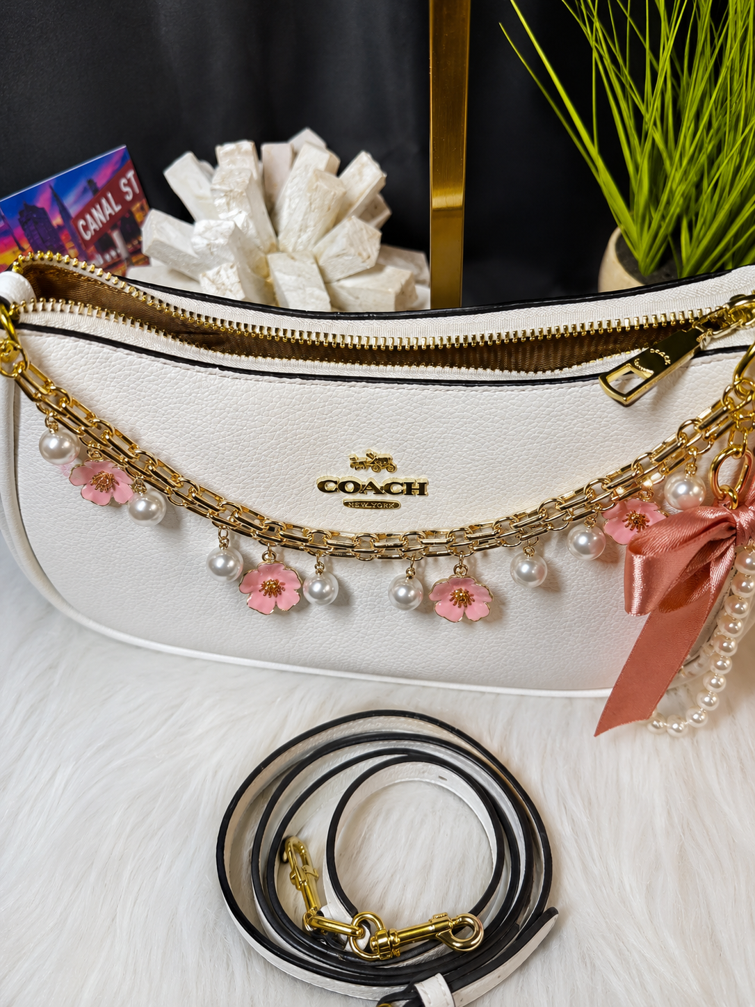 C.oach White Leather Shoulder Bag 🖤✨
